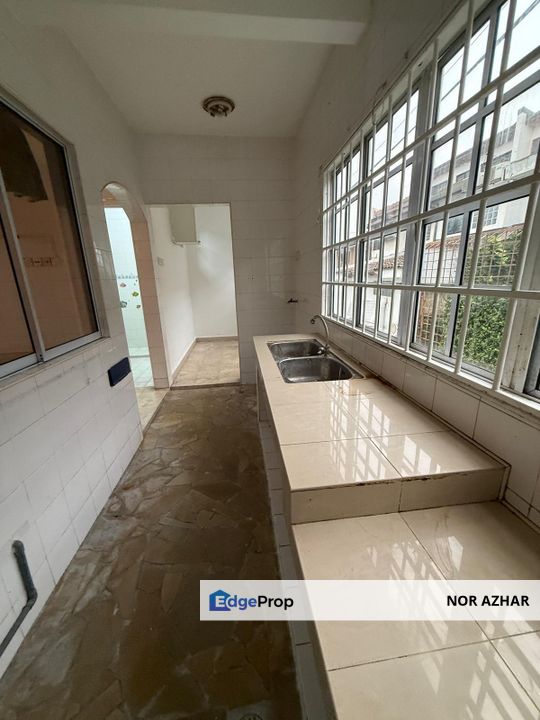 2.5 storey house SS12 Subang Jaya, Selangor, Subang Jaya