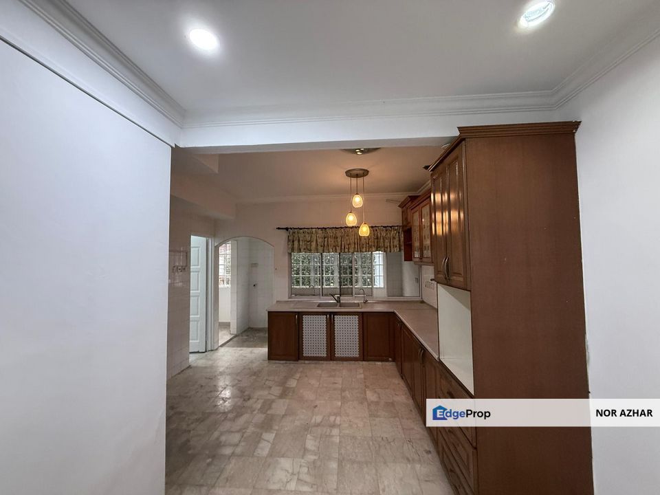 2.5 storey house SS12 Subang Jaya, Selangor, Subang Jaya