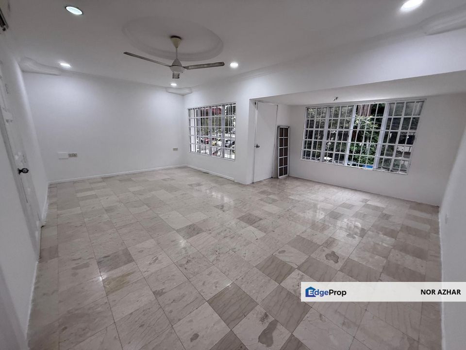 2.5 storey house SS12 Subang Jaya, Selangor, Subang Jaya