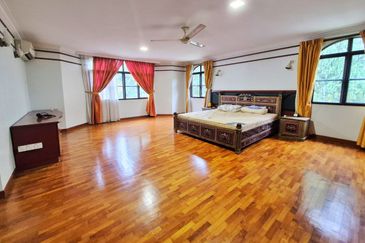 KGSAAS Golf Club, Seksyen 13