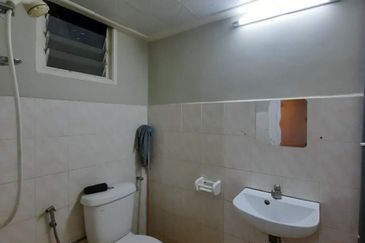 Vista Pinggiran, Taman Pinggiran Putra