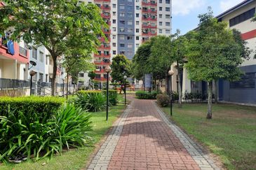 Vista Pinggiran, Taman Pinggiran Putra