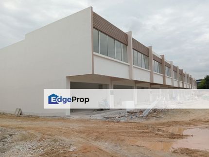 𝗦𝗵𝗼𝗽 𝗟𝗼𝘁 𝗳𝗼𝗿 𝗥𝗲𝗻𝘁 (𝟮 𝗔𝗱𝗷𝗮𝗰𝗲𝗻𝘁 𝗨𝗻𝗶𝘁𝘀), Selangor, Semenyih