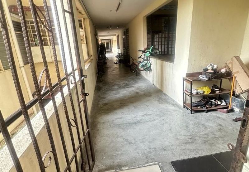 Desa Perangsang Apartments (Block D & E)