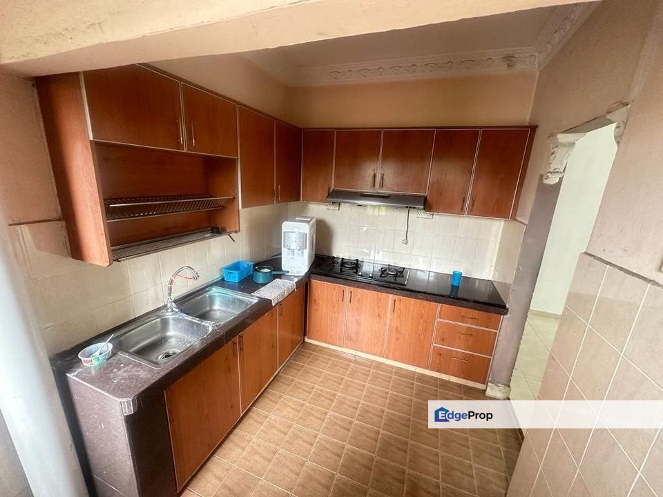 SURIA APARTMENT, DESA PERANGSANG, BLOK D, Selangor, Petaling Jaya