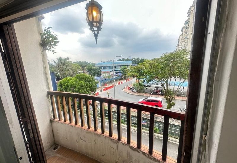 Desa Perangsang Apartments (Block D & E)