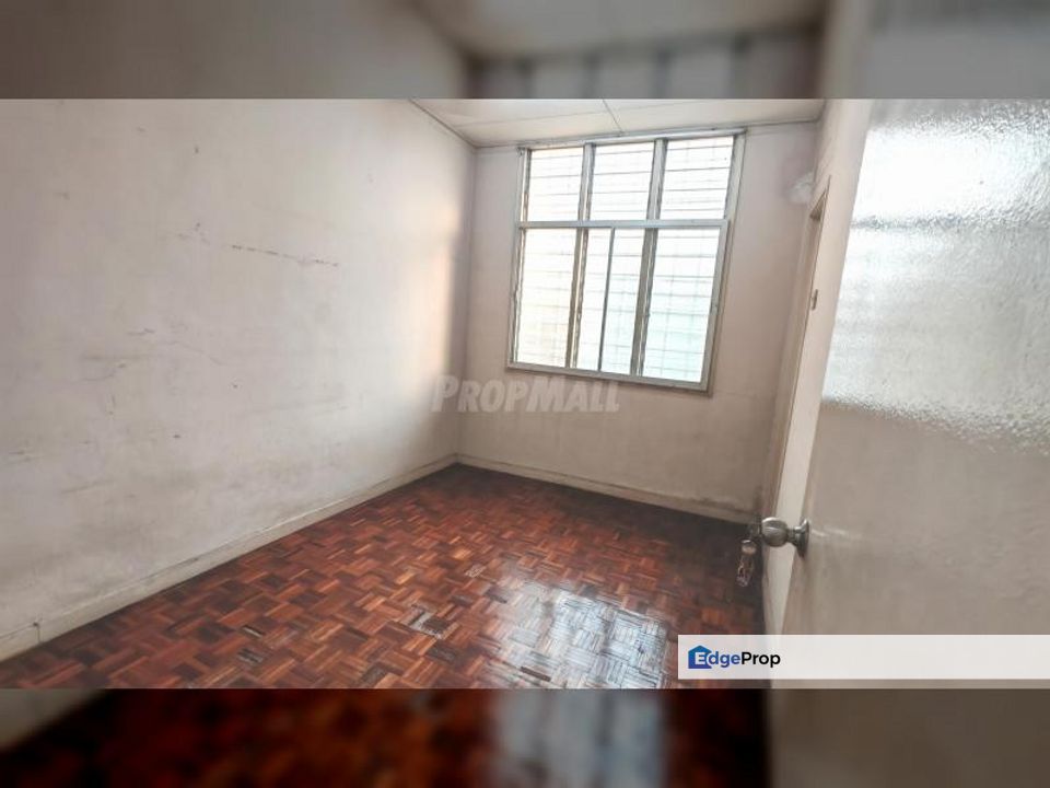 Terrace, Two Storeys, Freehold, Non-Bumi Lot, Intermediate, Selangor, USJ