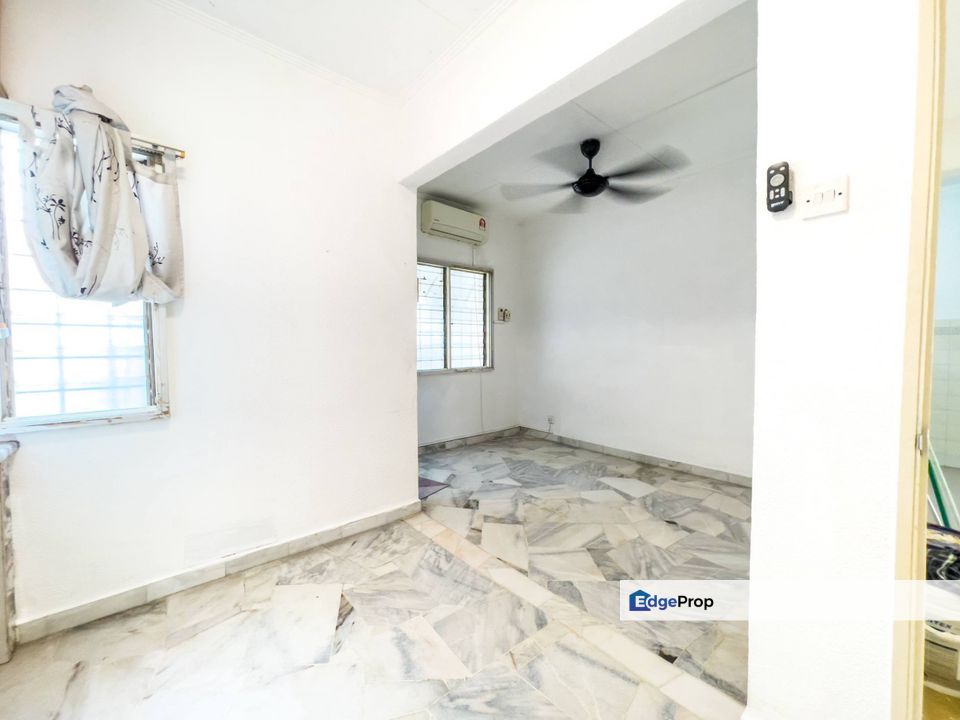 RENOVATED 1.5 STOREY TERRACE HOUSE USJ 6 SUBANG JAYA, Selangor, USJ