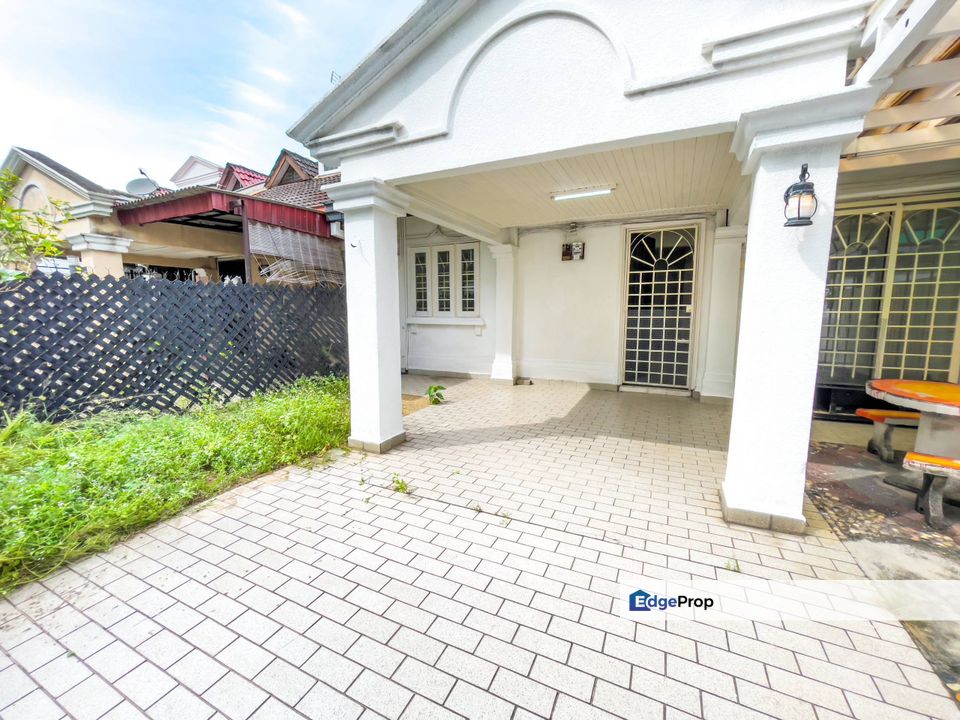 RENOVATED 1.5 STOREY TERRACE HOUSE USJ 6 SUBANG JAYA, Selangor, USJ