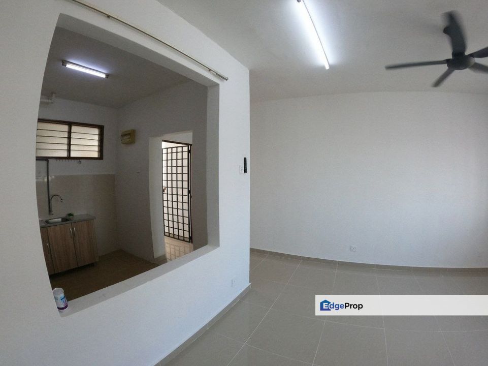 Flat Taman Medan Cahaya, Petaling Jaya. Leasehold Bumi Lot. 650 sqft, Selangor, Petaling Jaya