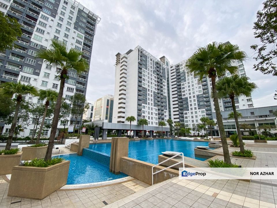 Corner Renovated Unit of Sterling Condominium, Kelana Jaya. Leasehold Bumi ot, Selangor, Kelana Jaya