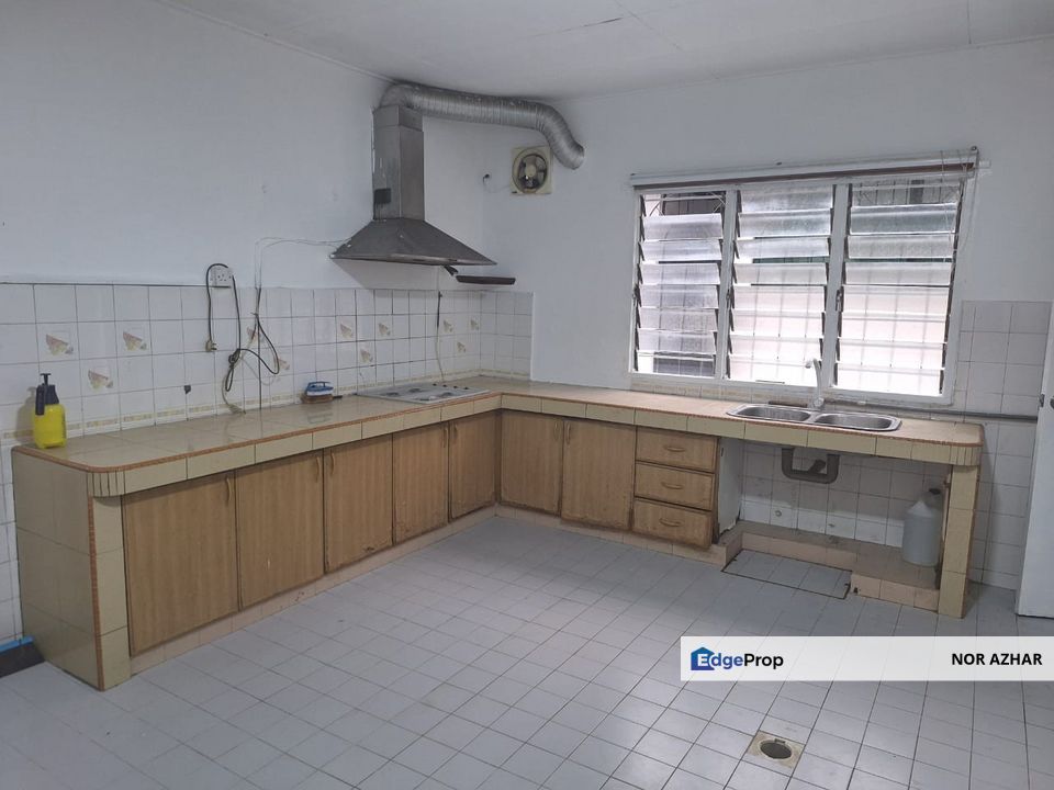 WTS 1.5 storey terrace  USJ 6 Non-spiral staircase, Selangor, USJ