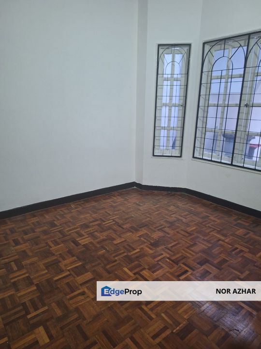 WTS 1.5 storey terrace  USJ 6 Non-spiral staircase, Selangor, USJ