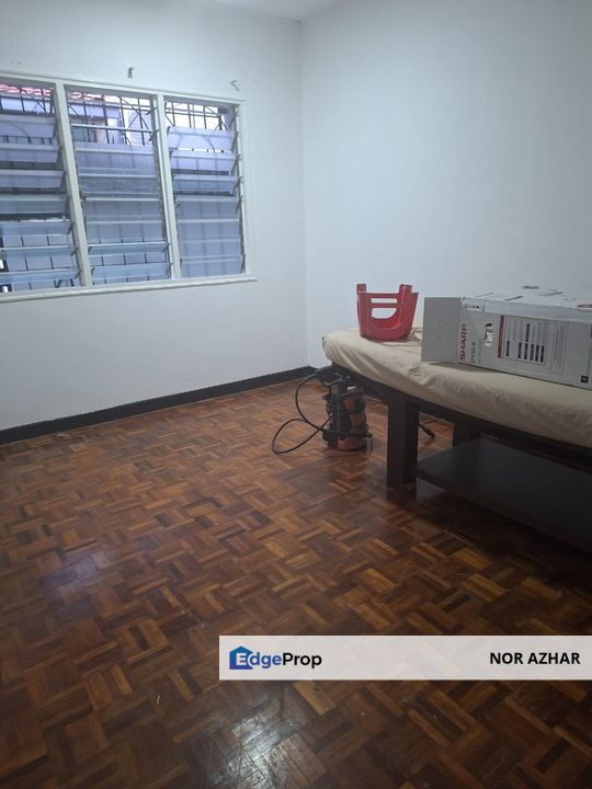 WTS 1.5 storey terrace  USJ 6 Non-spiral staircase, Selangor, USJ