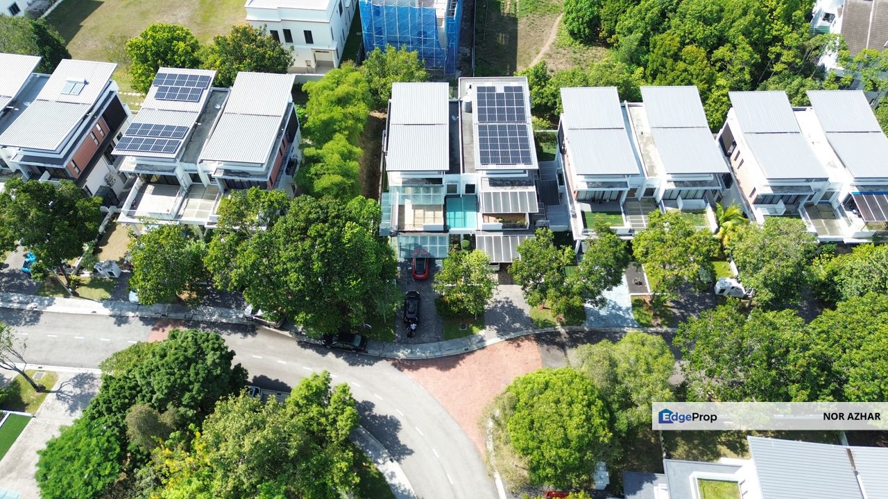 3 Storey Semi D Jade Hills Kajang. Partially Furnished. Move in Condition, Selangor, Kajang