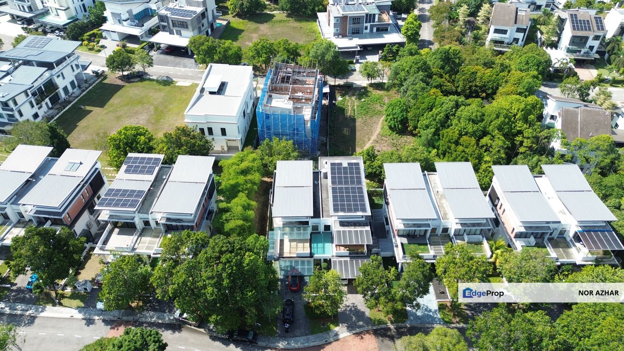 3 Storey Semi D Jade Hills Kajang. Partially Furnished. Move in Condition, Selangor, Kajang