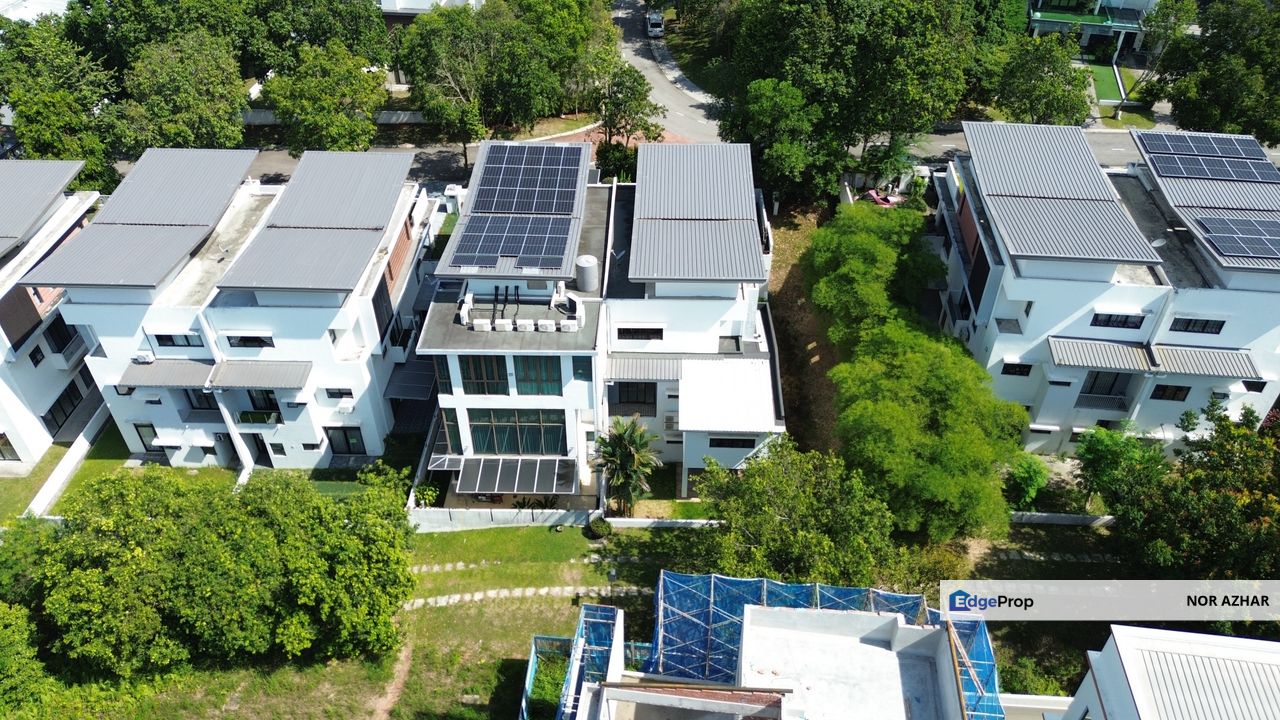 3 Storey Semi D Jade Hills Kajang. Partially Furnished. Move in Condition, Selangor, Kajang