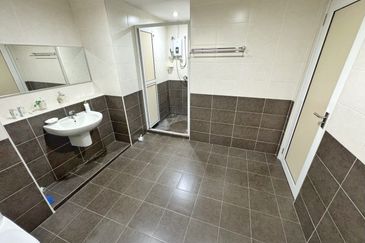 Spring & Summer Villa