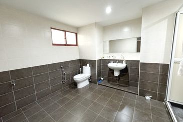 Spring & Summer Villa