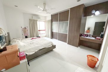 Spring & Summer Villa