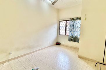 Double Storey Terrace Intermediate Jalan Serambi Bukit Jelutong