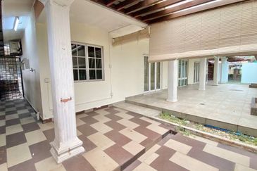 Corner Lot Double Storey Terrace Jalan Serambi Bukit Jelutong