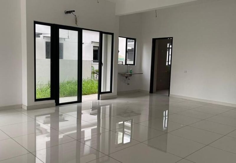 Reesia Elmina Garden