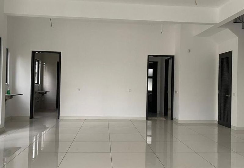 Reesia Elmina Garden