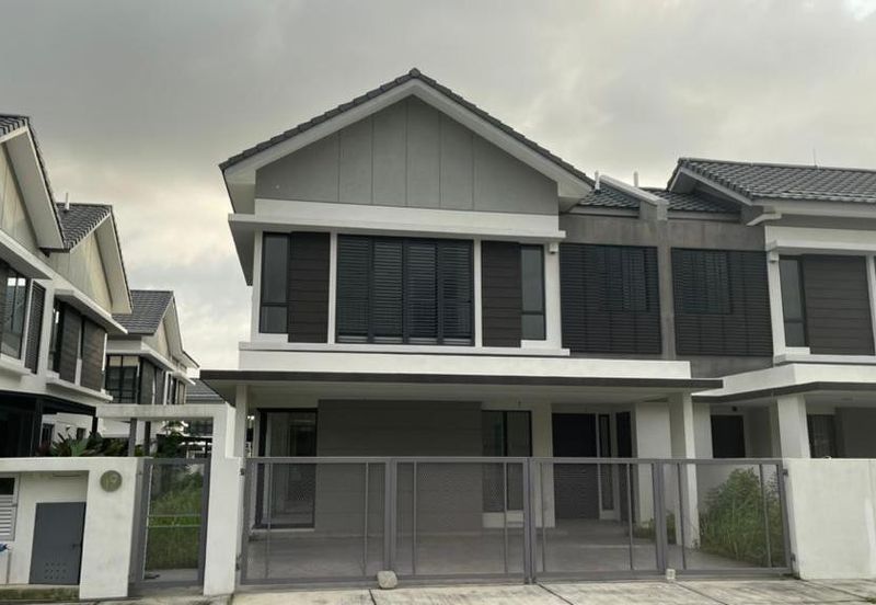 Reesia Elmina Garden