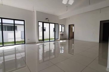 Reesia Elmina Garden