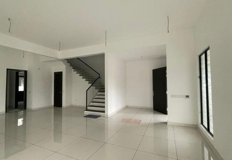 Reesia Elmina Garden