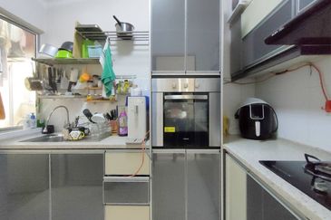 Perdana View Condominium