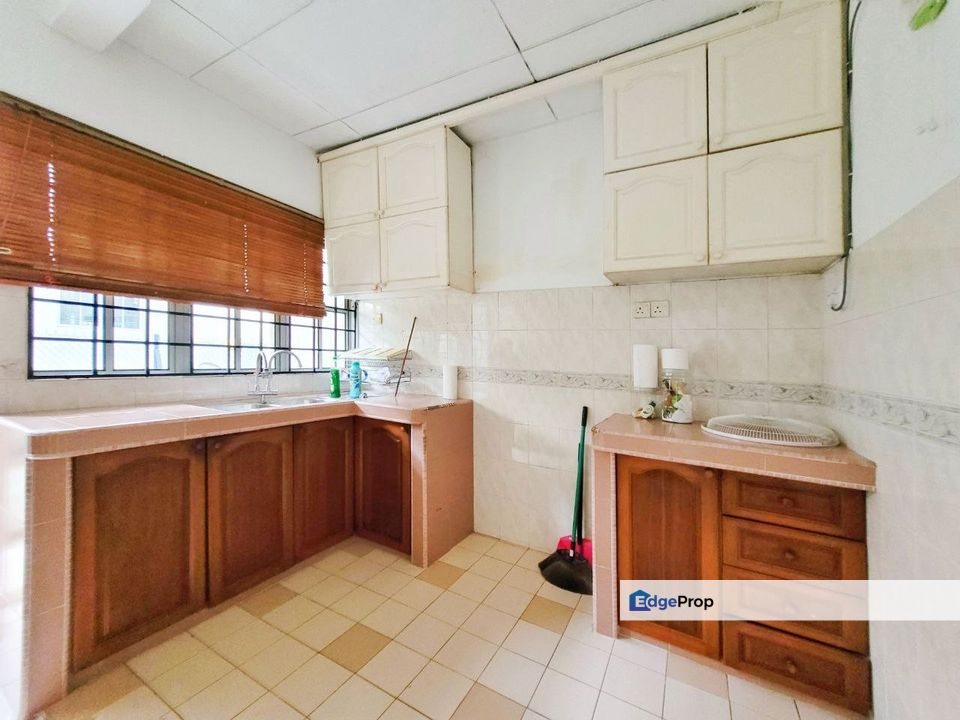 DOUBLE STOREY TERRACE DESA IXORA SEKSYEN 6  KOTA DAMANSARA, Selangor, Kota Damansara