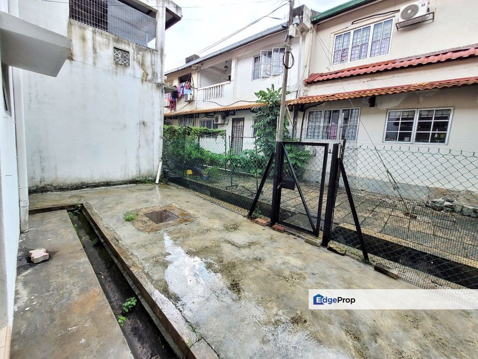 DOUBLE STOREY TERRACE DESA IXORA SEKSYEN 6  KOTA DAMANSARA, Selangor, Kota Damansara