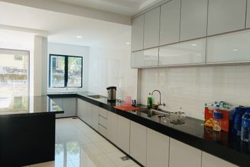 MERU VALLEY RESORT (GOLFVIEW TERRACE)