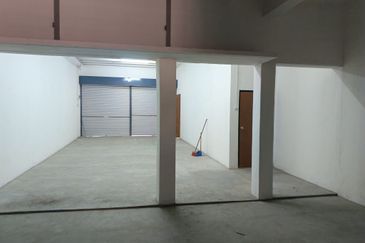 Jalan Pasir Puteh, Station 18