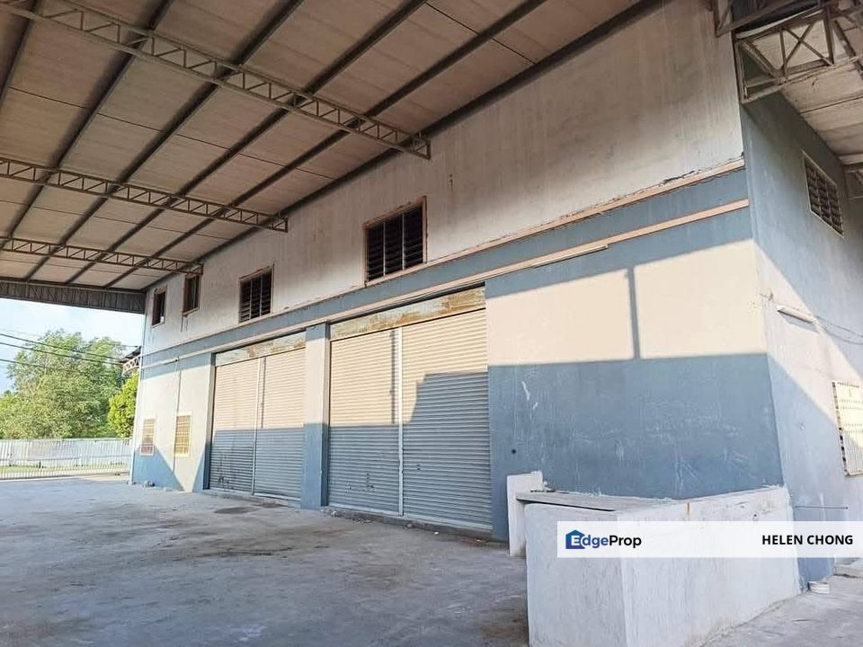 1.5  Storey Semi D Factory At Pengkalan Ipoh For Rent, Perak, Ipoh