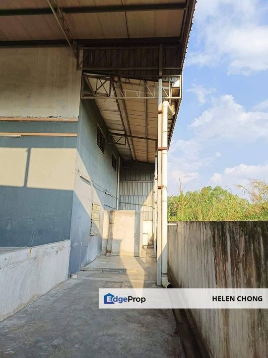 1.5  Storey Semi D Factory At Pengkalan Ipoh For Rent, Perak, Ipoh
