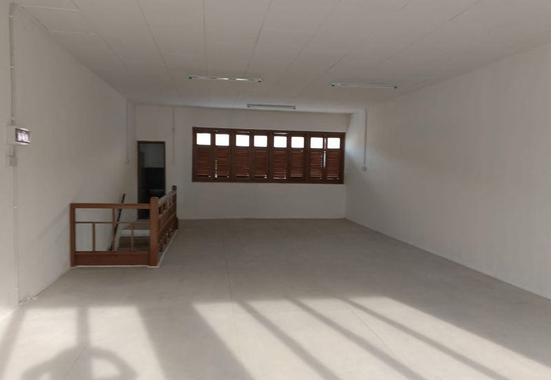 Jalan Pasir Puteh, Station 18