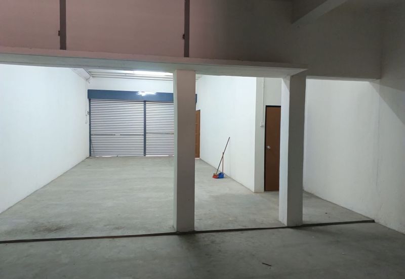 Jalan Pasir Puteh, Station 18