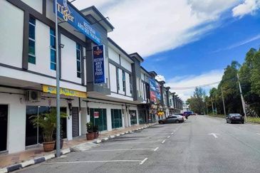 Double Storey & Basement Shop Lot At Ipoh Gebang Rapat For Sale