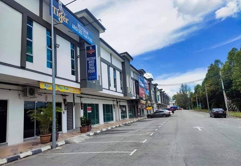 Double Storey & Basement Shop Lot At Ipoh Gebang Rapat For Sale
