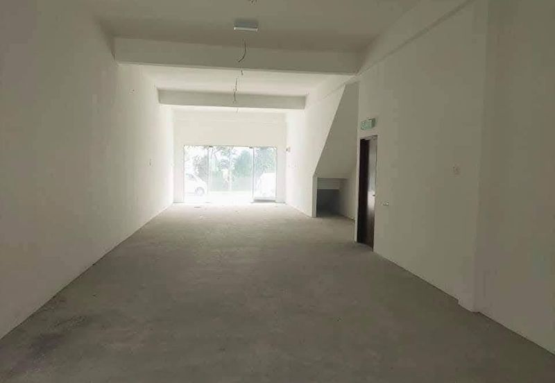 Double Storey & Basement Shop Lot At Ipoh Gebang Rapat For Sale