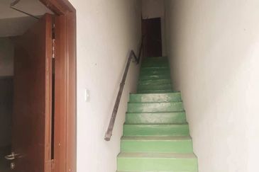 Double Storey & Basement Shop Lot At Ipoh Gebang Rapat For Sale