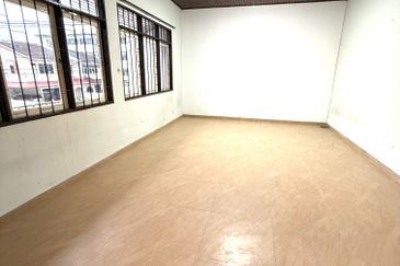 JALAN SULTAN ISKANDAR (JALAN HUGH LOW)