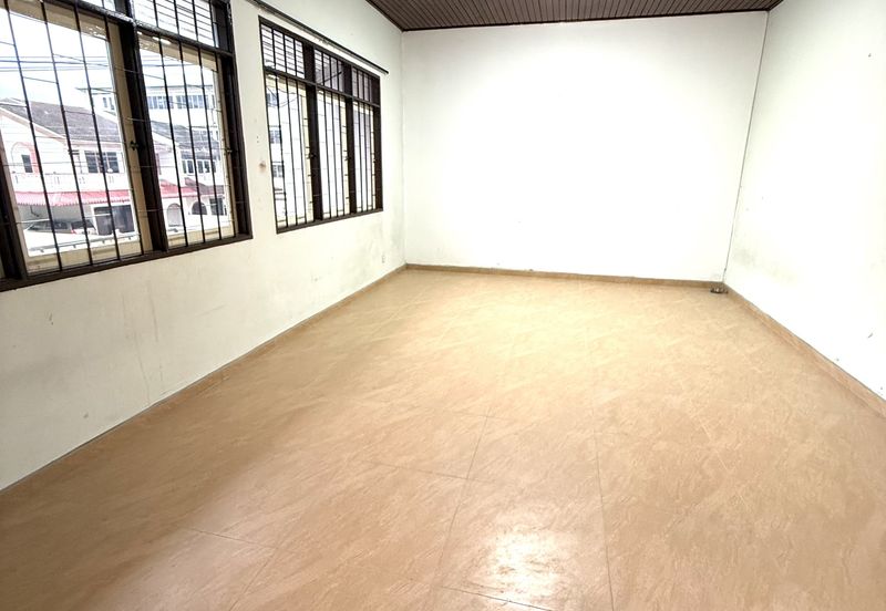 Jalan Sultan Iskandar (Jalan Hugh Low)