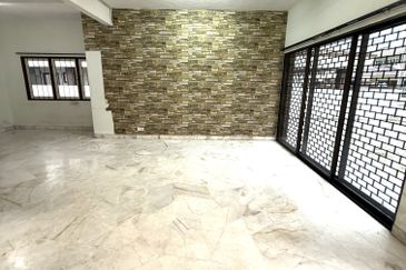 JALAN SULTAN ISKANDAR (JALAN HUGH LOW)