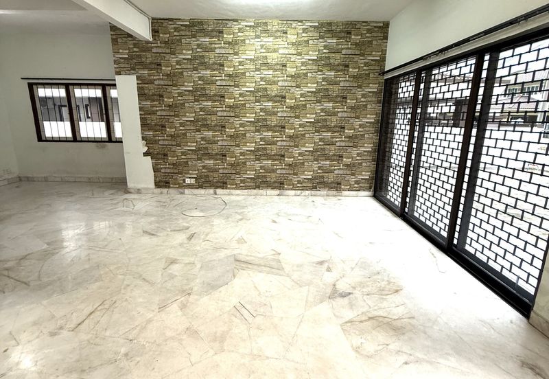 Jalan Sultan Iskandar (Jalan Hugh Low)