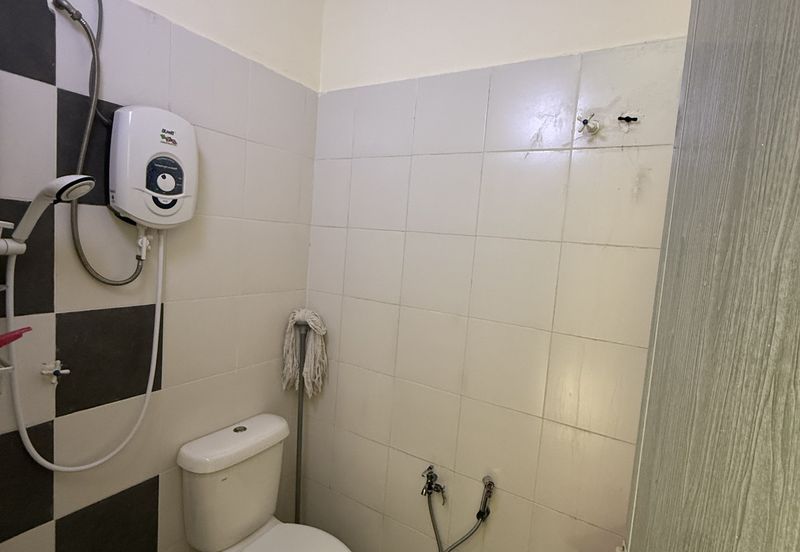 Single Storey Terrace House at Taman Klebang Restu For Sale 