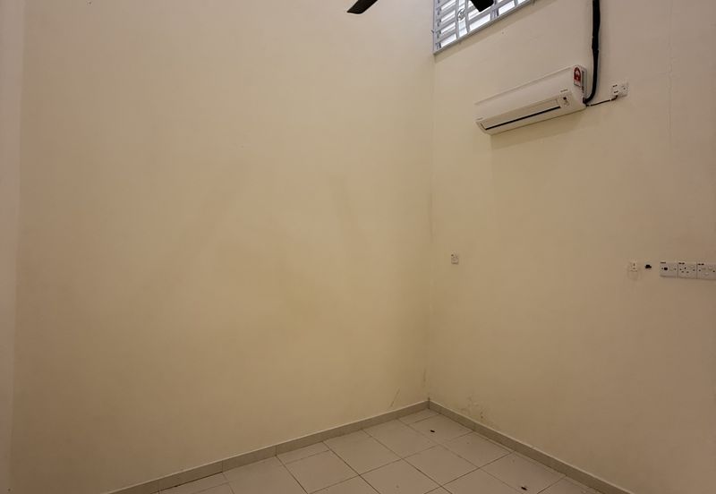 Single Storey Terrace House at Taman Klebang Restu For Sale 